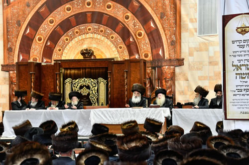 ההיכל הגדול נחנך: שמחת בית השואבה מפוארת בדושינסקיא – הרבי עודד בעוז