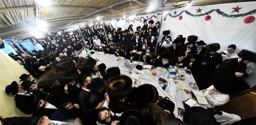 הצצה ל'שמחת בית השואבה' המיוחדת אצל האדמו"ר שדבק בתורת הסוד