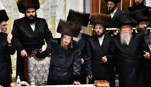 להב אש קודש: הדבקות של הרבי מסאדיגורה בטיש שלא ישכח  
