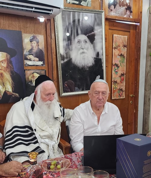 מחלוקת דבש ועד הקפות שניות: סיכום חודש 'ירח האיתנים' אצל רבה של מגדל העמק
