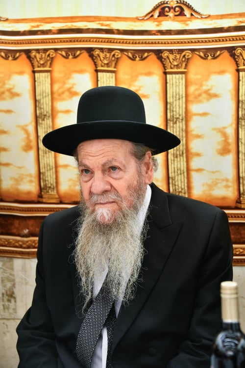 סחף את הקהל בריקוד: כך פיזז רבה של שכונת 'נאות יוסף' עם לפידי אש