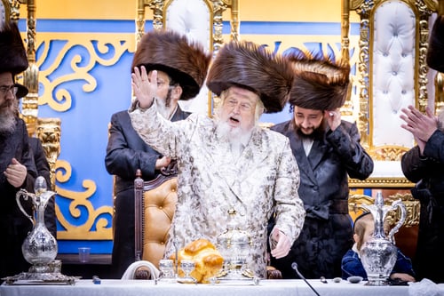 מפלים של קדושה: כך עברו ימי החג בצילו של האדמו"ר ממונקאטש 