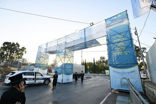 להבות של קדושה: רבבות בהילולת שמעון הצדיק בירושלים • צפו