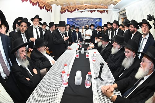 כינוס לצדיקים: גדולי התורה משתי היבשות התכנסו בבני ברק