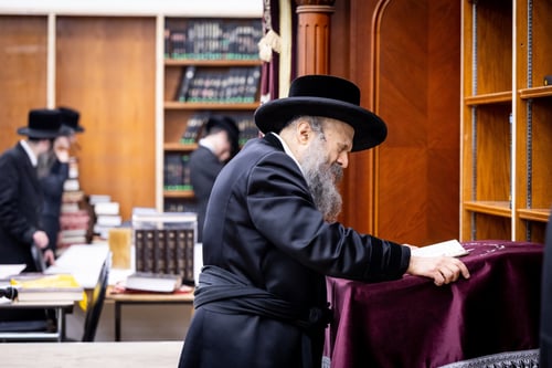 "להאיר את לילות החורף": האדמו"ר מבאבוב 45 פתח את הזמן ב'מתיבתא' של החסידות