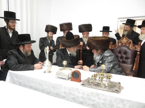 ביקור מלכות: האדמו"ר מבאיאן עלה למעונו של האדמו"ר מויז'ניץ לרגל ימי השמחה במעונו