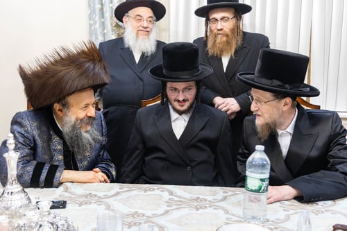 החתן מבאבוב 45 הגביה את הגארטיל בסאטמר והתארס ל'מזל טוב' 