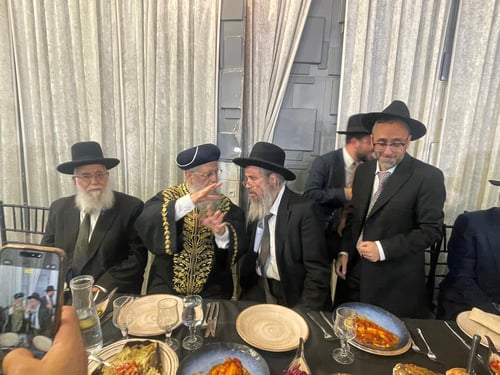 החברותא של מרן השיא את בנו – הראשל"צ כובד בסידור קידושין