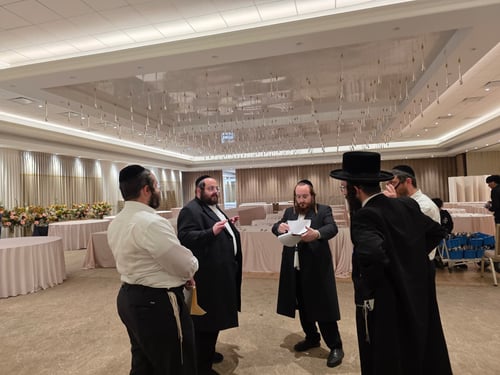 "השמחה הראשונה": האדמו"ר מספרינג וואלי השיא את בתו, מאות חגגו