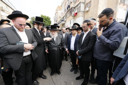 המונים השתתפו בהלוויית הר"ר ישראל סלומון ז"ל: "לא מאמין שהלכת - די לצרות"