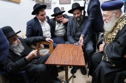 גלריה משמואל הנביא 98: מכל הזרמים והחוגים, המונים נהרו לנחם את הגר"מ צדקה 