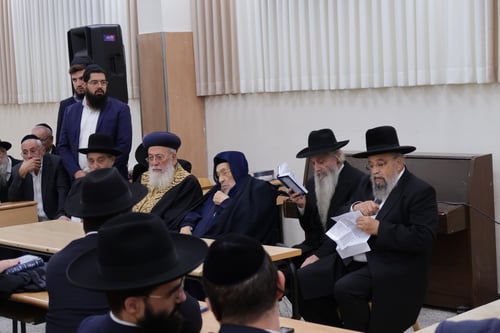 לִסְפֹּד לְשָׂרָה וְלִבְכֹּתָהּ | צפו בתיעוד, כשרבי דוד הספיד את דודתו הרבנית ע"ה