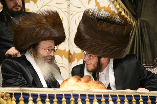 הריקוד שהאיר את הלילה: כשהרבי מתולדות משה רקד את ה'טאנץ ריקודין' עד כלות הכוחות