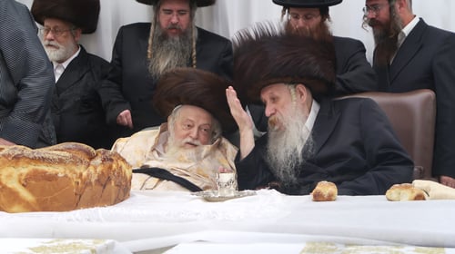האדמו"ר מתולדות אברהם יצחק פדה את נינו הבכור במעמד נרגש במעונו ב'מאה שערים'