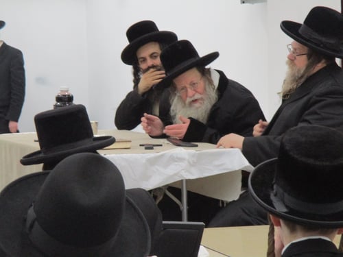 מב"ב לארה"ב | האדמו"ר מקוזמיר התרים את תושבי אמריקה לטובת בית מדרשו