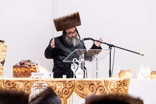 אלפי חסידי סאטמר חגגו את שמחת האדמו"ר - באולם החדש והמפואר 