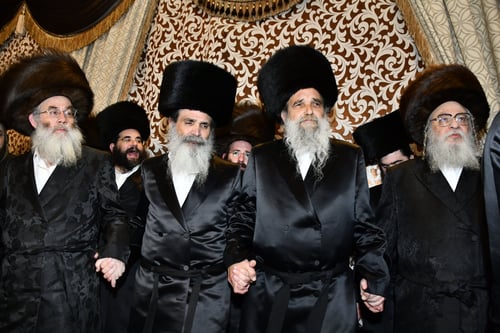  'דור שישי' לבעל ה'סולם': שמחת הנישואין בבית אשלג • התיעוד המלא
