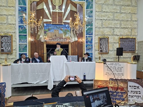 אור התורה במושב: ביקורו המרומם של הראש"ל הגר"ד יוסף באחיעזר • גלריה