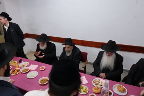 הלחן המיוחד | ראש הישיבה הגר"מ צדקה חיבר שיר עם שמונה בתים וסוד הרמז בשמו