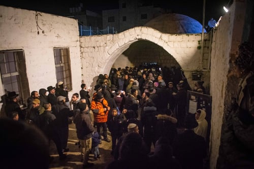 בערב הצום: אלפים פקדו את קבר יוסף לרגל פרשת השבוע – "וַאֲנִי נָתַתִּי לְךָ שְׁכֶם"