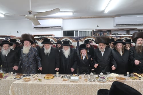 מהפכה בשולחן המזרח של אנטניא | פופקורן וצ'ולנט במקום עוגת טורט ומיץ ענבים
