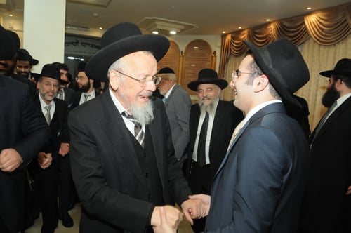 המתמיד של מיר התארס עם נינת ה'באבא סאלי' | המונים השתתפו בשמחה