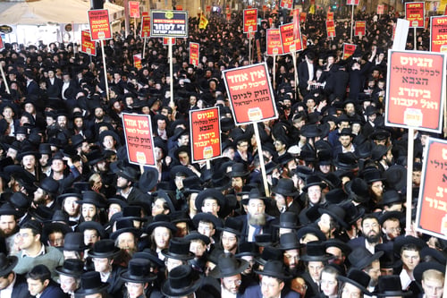 התיעוד האחרון לפני הטרגדיה המזעזעת: רבבות בעצרת הענק נגד גזירת הגיוס בירושלים