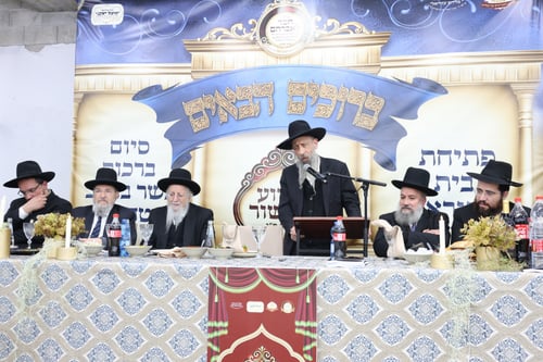 "להעלות את שכר האברכים למינימום": גדולי התורה במעמד חיזוק לעמלי התורה בביתר
