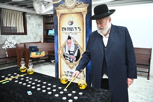זכרו לטובה: הרבי ממודז'יץ הופיע בבית החסידים ונשא דברים לדמותו של הרב מגור