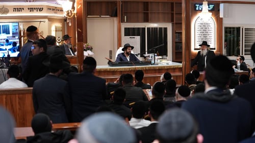 מעמד 'ריתחא דאורייתא' אצל הגאון הינוקא בהשתתפות הגרמ"מ קארפ | תיעוד