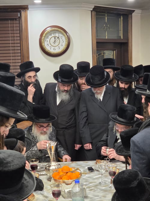 הרה"צ מבעלזא נחת בקנדה, אלפי החסידים התרגשו