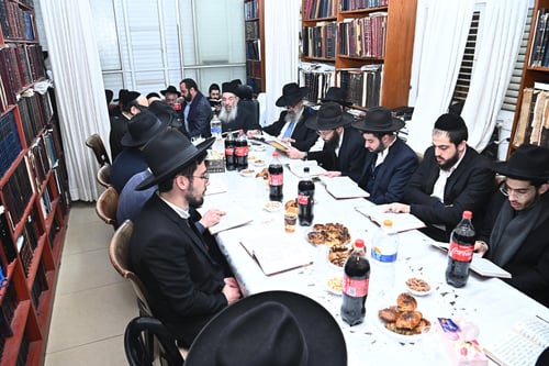 במלאת כ"ח שנים: חכם ניסים בן שמעון בלימוד משניות ביום הילולת אביו זצ"ל
