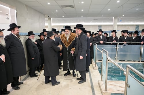 ארמון של טהרה: האדמו"ר מוויז'ניץ לונדון חנך את המקווה המפואר באירופה