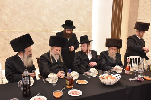 כשמזכיר מועצת גדולי התורה לשעבר ריתק את החסידים בשמחת בית אשלג | צפו