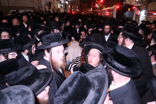 "אבי אבי רכב ישראל": רבבות ליוו את האדמו"ר המהרי"ד מלעלוב זי"ע למנוחות
