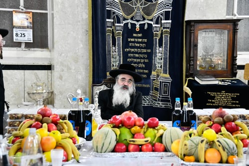 בית ישראל | האדמו"ר מלעלוב ירושלים בטיש ט"ו בשבט בבית מדרשו הישן