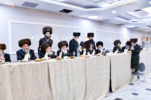 הופעת פתע ב"היכלי מלכות" | הרבי מצאנז הפתיע והופיע במצווה טאנץ של דעעש