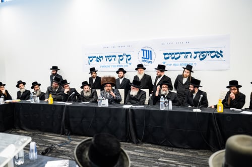 פסגת ה"ממשיכים" בארה"ב: כינוס היסטורי של בני גדולי האדמו"רים נגד בינה מלאכותית