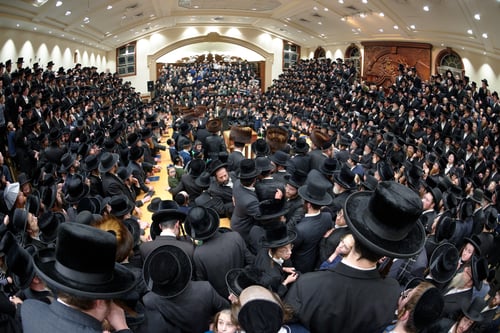 לונדון החרדית עצרה את נשימתה: אלפים חסמו את סטמפורד היל לכבוד האדמו"ר מרחמסטריווקא