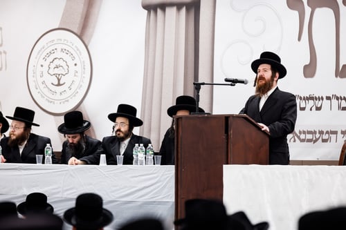 חומת אש בבורו פארק | מאות בחורי באבוב 45 בכינוס חיזוק נגד הטכנולוגיה