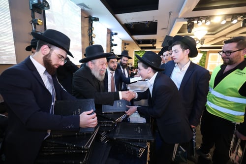 תורה עוצמתית באולמי נוף: 1200 בחורים בשיעור כללי נגד הרדיפה