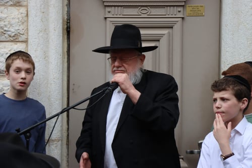 תושבי ב"ב נפרדו מראש הכולל: תיעוד דומע ממסע הלווית הגאון רבי ישעיהו פרנקל זצ"ל