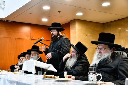 י"ד שנים ל'באר יעקב' | הרבי מנדבורנה ערך טיש הילולא וראש ישיבת פיטסבורג נאם
