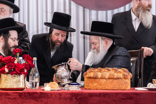 בשיא סופת השלגים: האדמו"ר מבאבוב פיאר את הדינר היוקרתי לטובת 'מתיבתא עץ חיים'
