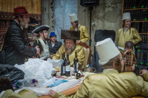 מבית מדרשו של רב העיר ועד חצרות האדמו"רים | פורים בעיר התורה בהרי יהודה