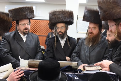 מהפארנצעס ועד לקופת הצדקה | פורים בלתי נשכח של חסידי זוועהיל בביתר