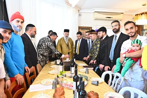 ליל חג הפורים בבני ברק: עמל התורה של ר' מיילך, התור אצל הגרב"ד והשולחן התימני