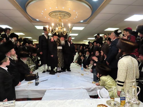 11 שעות של ישועות: ה'טיש' הבלתי נשכח בקרעטשניף קרית גת • צפו