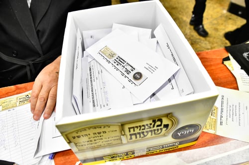 בצל ממלא מקומו בקודש | כך ציינו אלפי חסידי ויז'ניץ את הילולת הישועות משה זי"ע