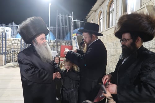 ממעוני גדולי ישראל לציון הרשב"י: שמחת החלאקה לבן רב חסידי מאקאווא באלעד